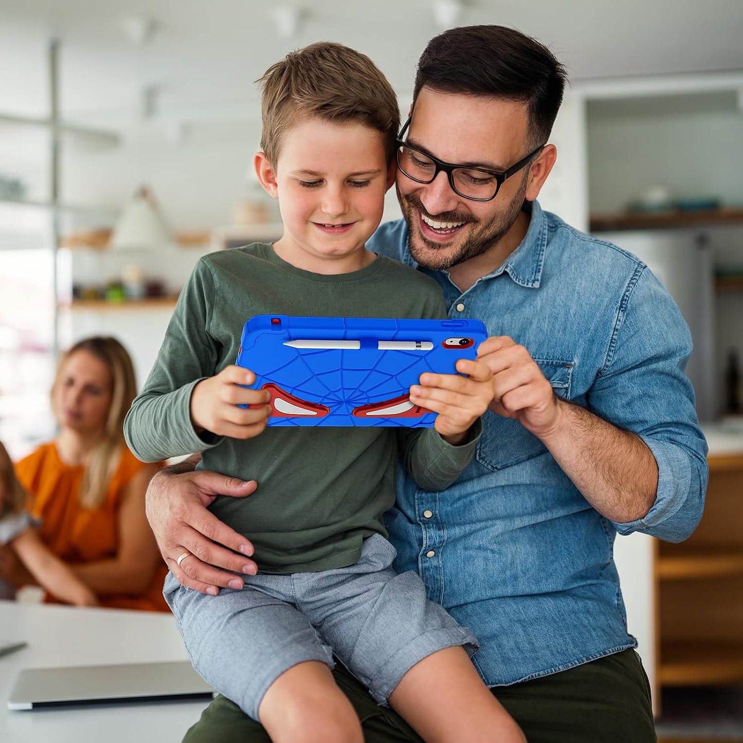 Case for iPad 10th Generation Case for Kids 10.9 Inch 2022 10th Gen/iPad A16 Generation 11 Inch 2025 Cover with Pen Holder Strap Kids Boys Thickned Cornor, Blue Red